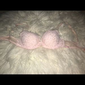 VS Pink lace push up 32c